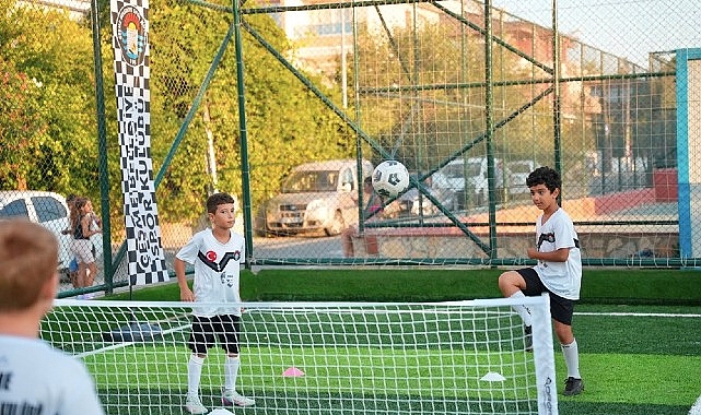 Sahalar yenilendi: Çeşme’nin mahallelerinde spor şenliği başladı 1 sahalar yenilendi cesmenin mahallelerinde spor senligi basladi