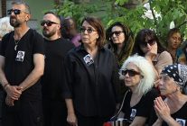 sehir tiyatrolari sanatcilari eftal gulbudaki son yolculuguna balikesirde ugurladilar