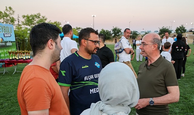 selcuklu belediyesi tarafindan duzenlenen cim voleybolu turnuvasi sona erdi