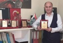 taner adiguzelin sanat dunyasindaki 30 yillik yolculugu