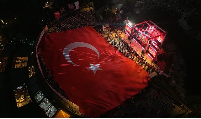 zafer bayrami bayrampasada coskuyla kutlandi