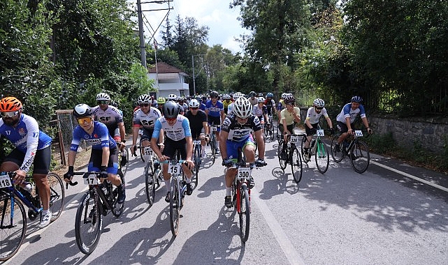 Zafer Bayramı’nda Kartepe Zirvesine Pedalladılar 1 zafer bayraminda kartepe zirvesine pedalladilar