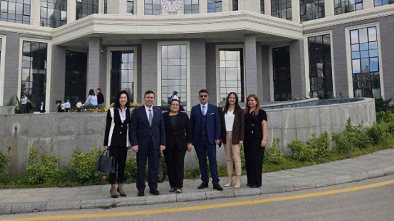 Hekim Birliği’nden Sağlık Bakanlığı’na Ek Ödeme ve Özlük Hakları Çağrısı 1 1 1