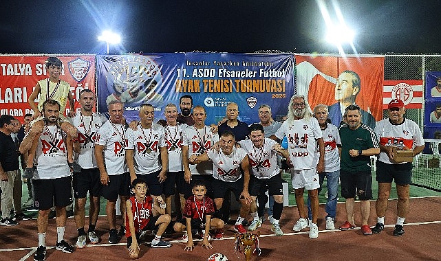 11 asdd efsaneler futbol ayak tenisi turnuvasi sona erdi