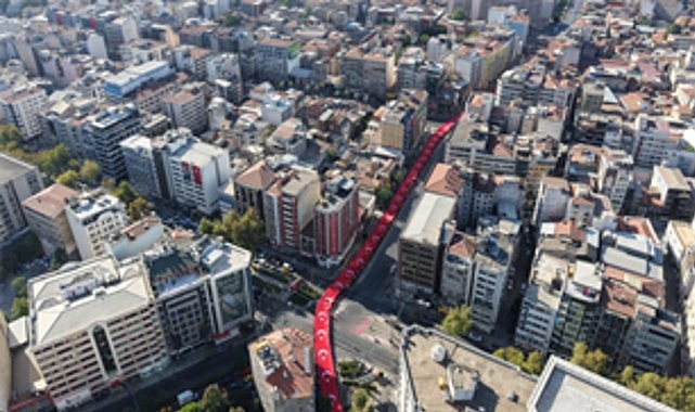 9 eylul ruhu izmir sokaklarinda