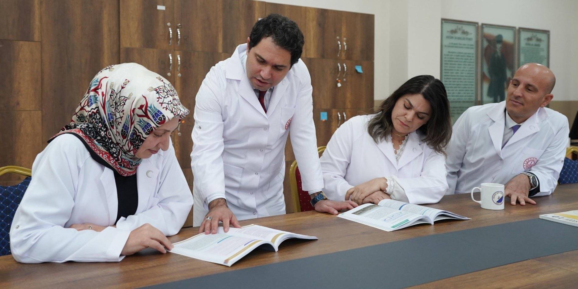 Öğretmenlere Önlük Düzenlemesi: MEB Standartları Belirledi 1 Goruntu 1
