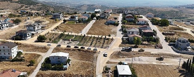 akhisar mahallesinde 14 sokakta sathi kaplama uygulaniyor
