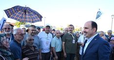 baskan altay hatirdan hatiraya kultur turlarina katilan 10 bin emekli buyugumuze tesekkur etti