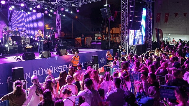 Başkan Çerçioğlu’ndan Buharkent’in Düşman İşgalinden Kurtuluşunun 104. Yılında Coşkulu Konser 1 baskan cercioglundan buharkentin dusman isgalinden kurtulusunun 104 yilinda coskulu konser
