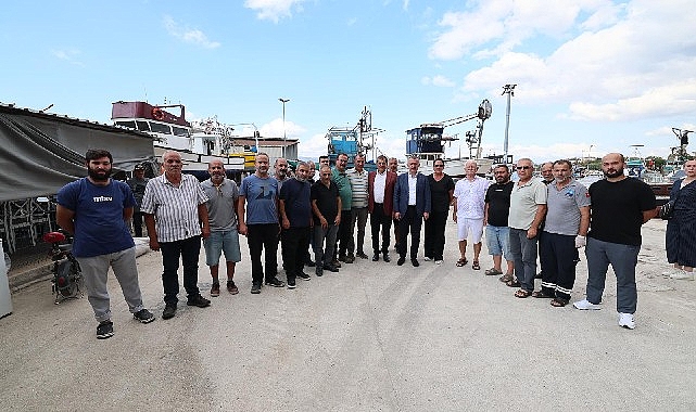 Büyükakın geleneği bozmadı, yeni sezonda Karamürselli balıkçılara da gitti 1 buyukakin gelenegi bozmadi yeni sezonda karamurselli balikcilara da gitti