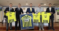 cabir holding fenerbahce futbol a takiminin forma sag kol sponsoru oldu