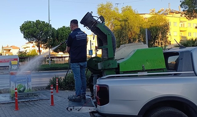 didim belediyesinden cop konteynerleri ve cop kutularina yonelik hijyen calismasi