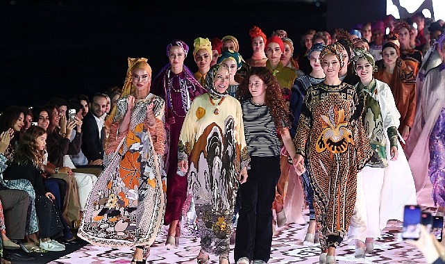 İmannoor Moda Resitali İstanbul'u salladı! 1 imannoor moda resitali istanbulu salladi