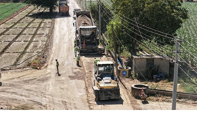 İncirliova’da Yol Yenileme Çalışmaları Devam Ediyor 1 incirliovada yol yenileme calismalari devam ediyor