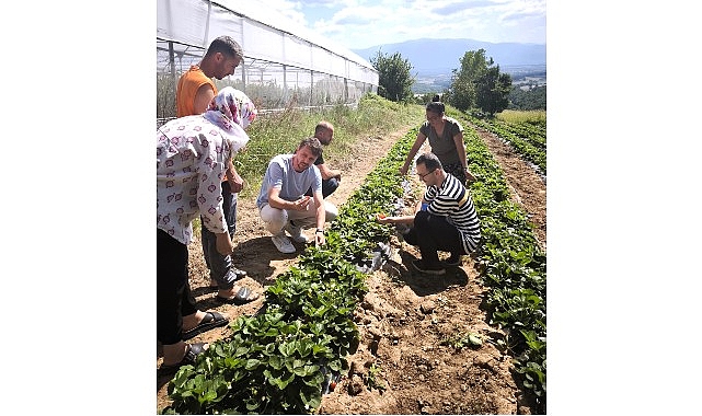 Kadınlar ve gençler toprağa değer katıyor 1 kadinlar ve gencler topraga deger katiyor