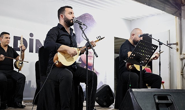 keciorende her mahallede konser coskusu yasaniyor