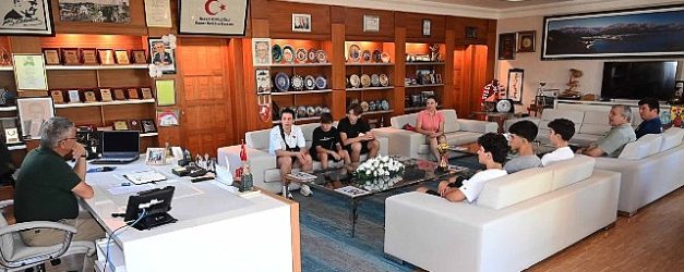 kemer belediye merkez spor u16 basketbol takimi turnuvada sampiyon oldu