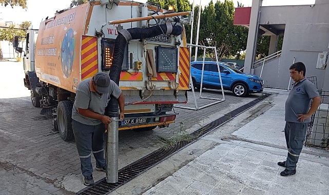 kemerde okul bahcelerinde yeni egitim yili oncesi temizlik calismasi