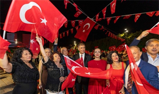 kurtulusun 104uncu yil coskusu 9 eylul resepsiyonu ile basladi