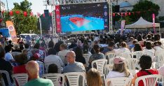 maltepeliler filenin sultanlarini dev ekranda izlediler