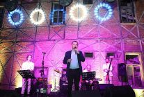romangalin tarihi dokusu dunya ezgileriyle bulustu