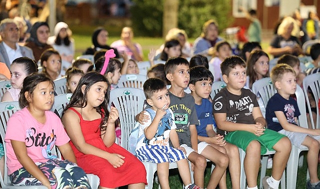 sogukkuyu parkinda cocuklarin sinema keyfi